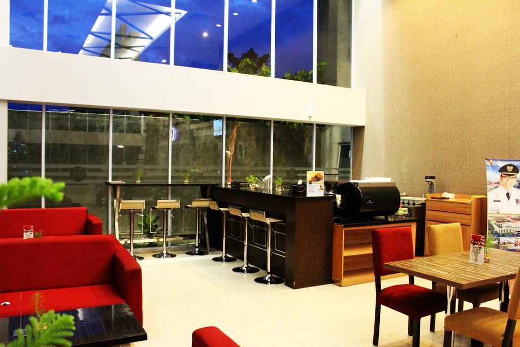 Hotel Dafam Pekanbaru Exterior foto